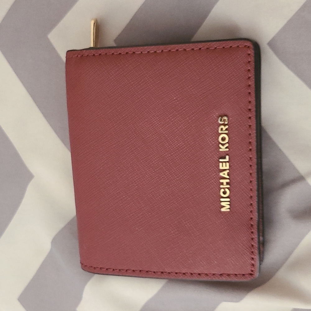 *Final price* Michael Kors Wallet